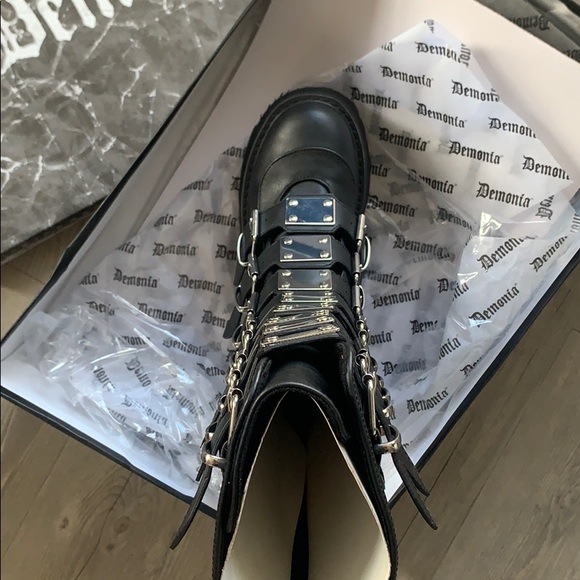 Demonia Damn 318 - Picture 5 of 6